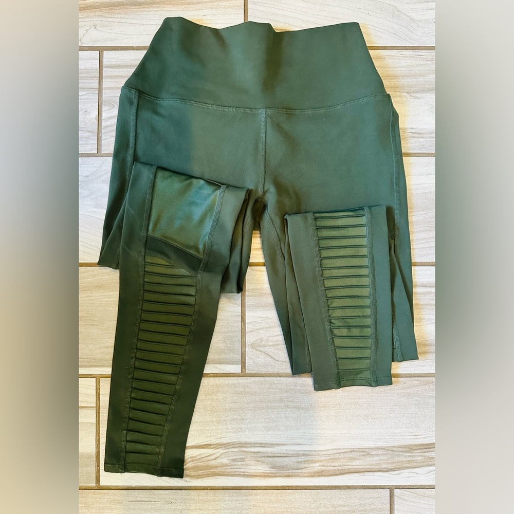 Alo: Motto style Leggings, Olive Green, Large